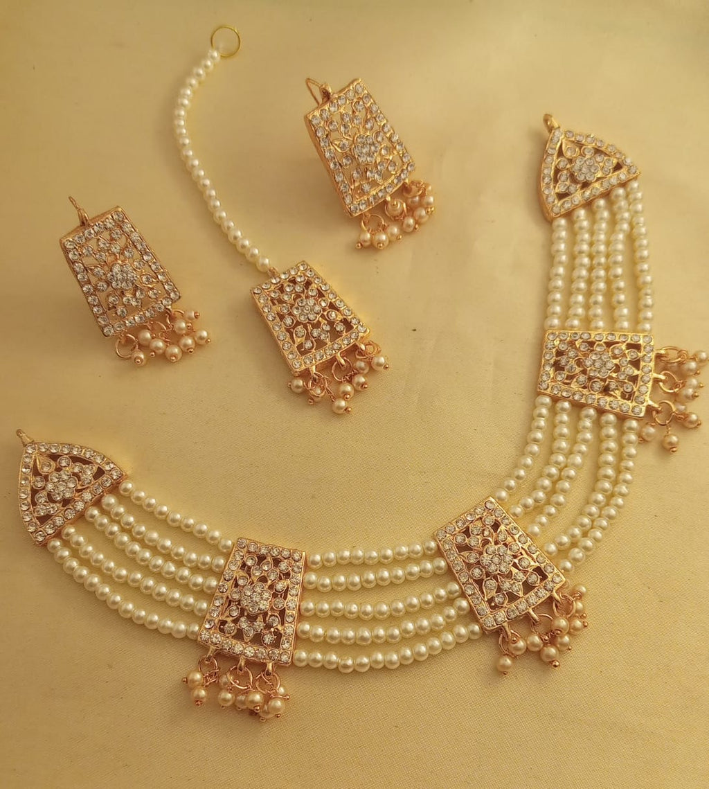 Chokar Set with Studs and Teeka